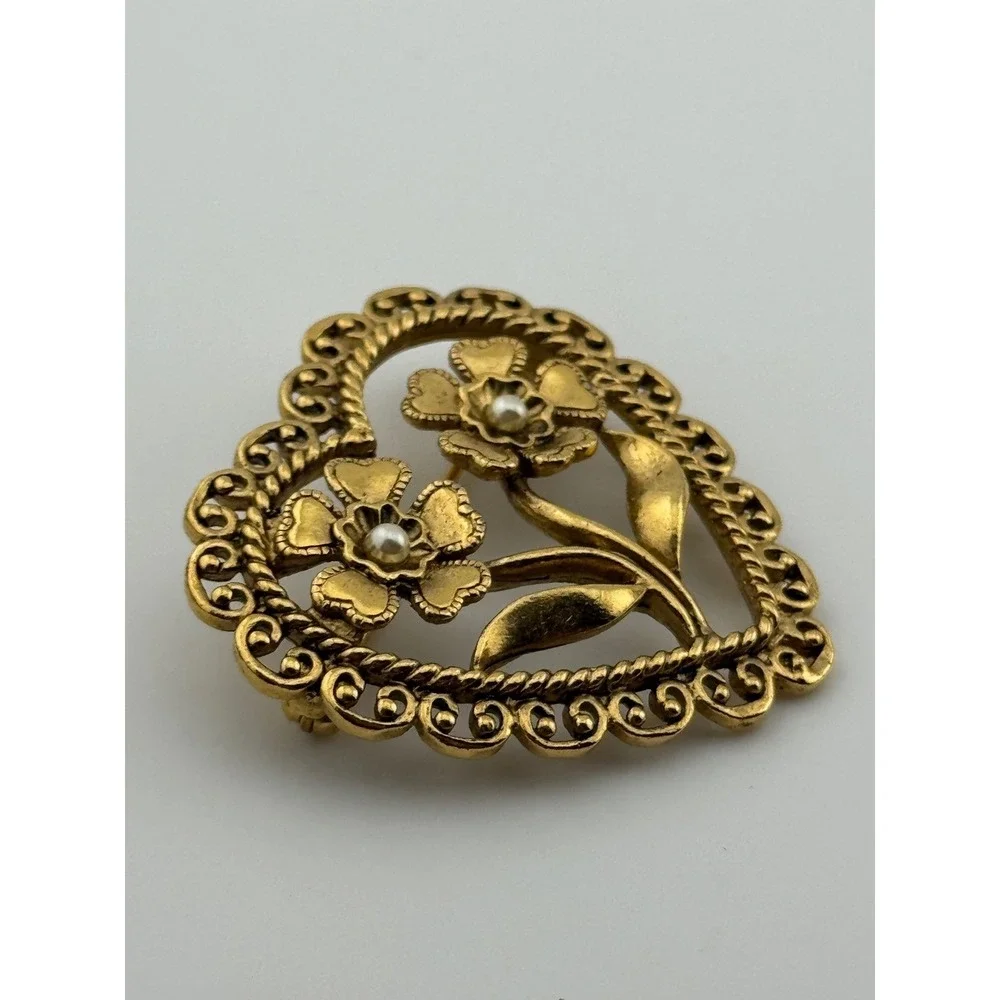 Vintage Heart‎ Flower Brooch Faux Pearl Gold Tone Filigree Pin